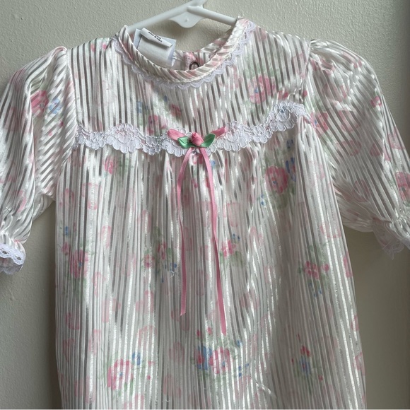 VTG HONORS BABY WHITE LACE TRIM FLORAL PRINT PAJAMAS SIZE 0/3 MONTHS - Picture 3 of 6
